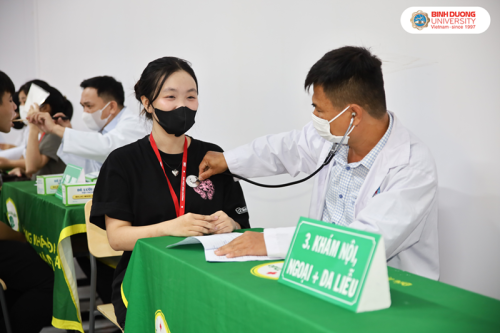 Trường Đại học Bình Dương tổ chức khám sức khỏe cho sinh viên K28