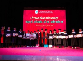Trường Đại học Bình Dương trao bằng tốt nghiệp cho hơn 150 học viên, sinh viên